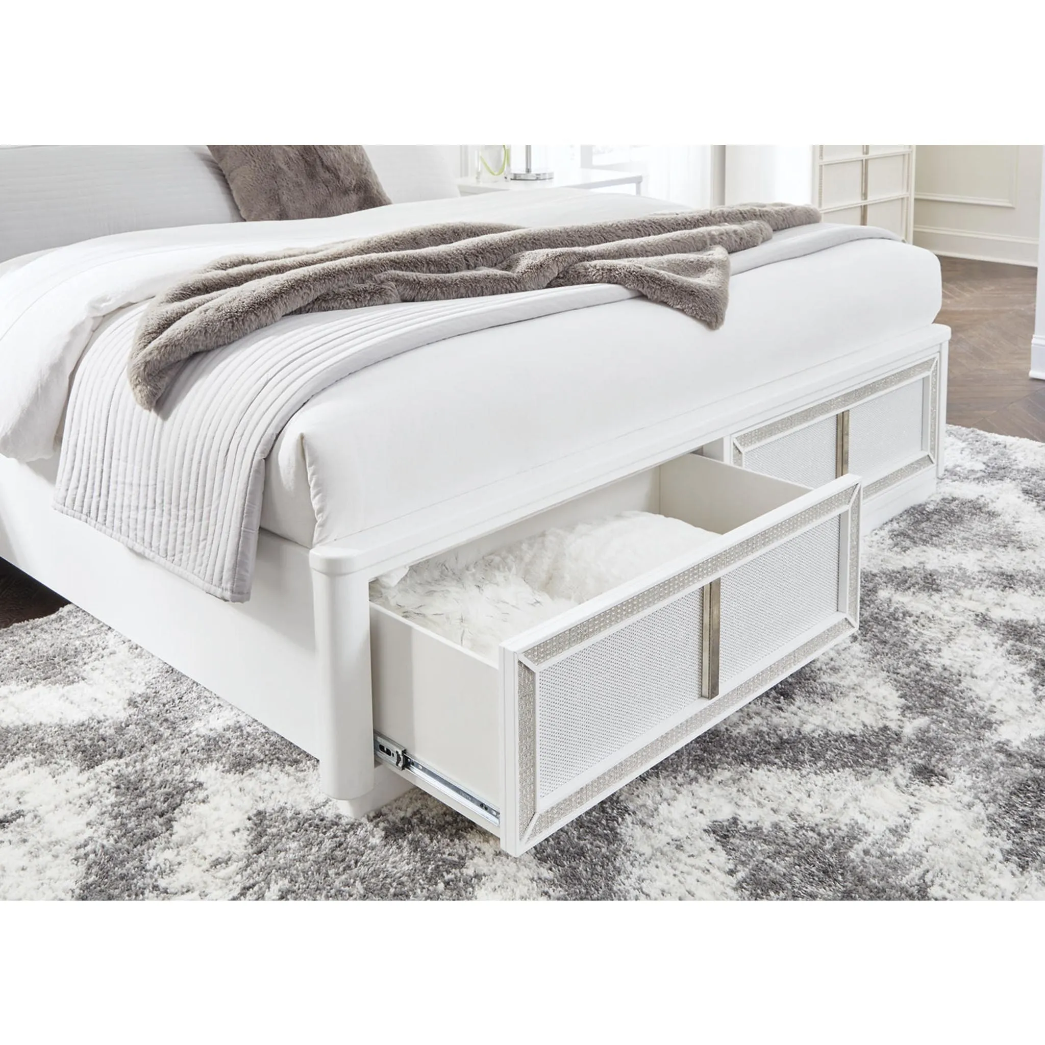 Chalanna Storage Bed