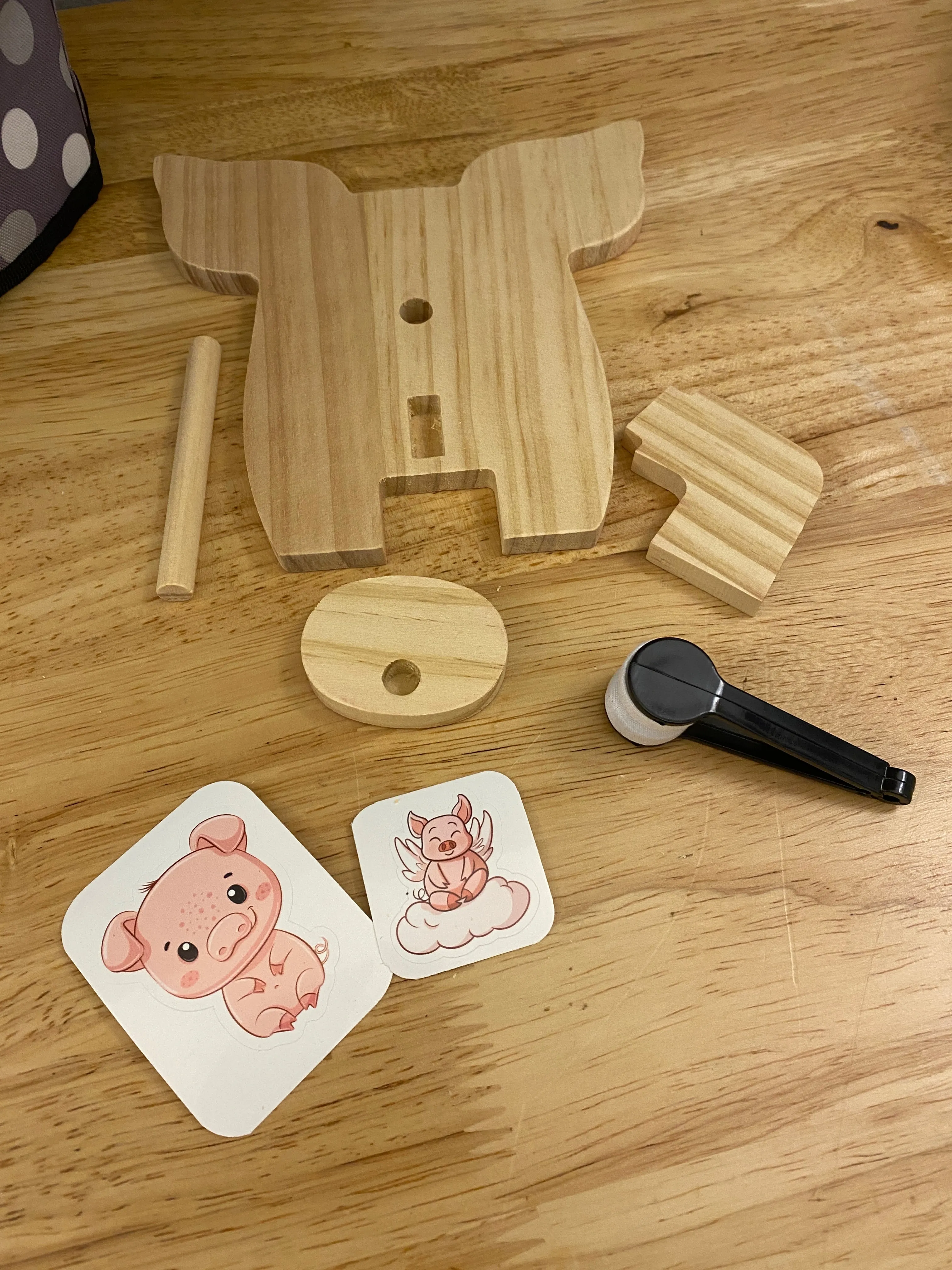 Pink Pig Glasses Holder, wooden eyeglasses stand, Cat eyeglasses stand