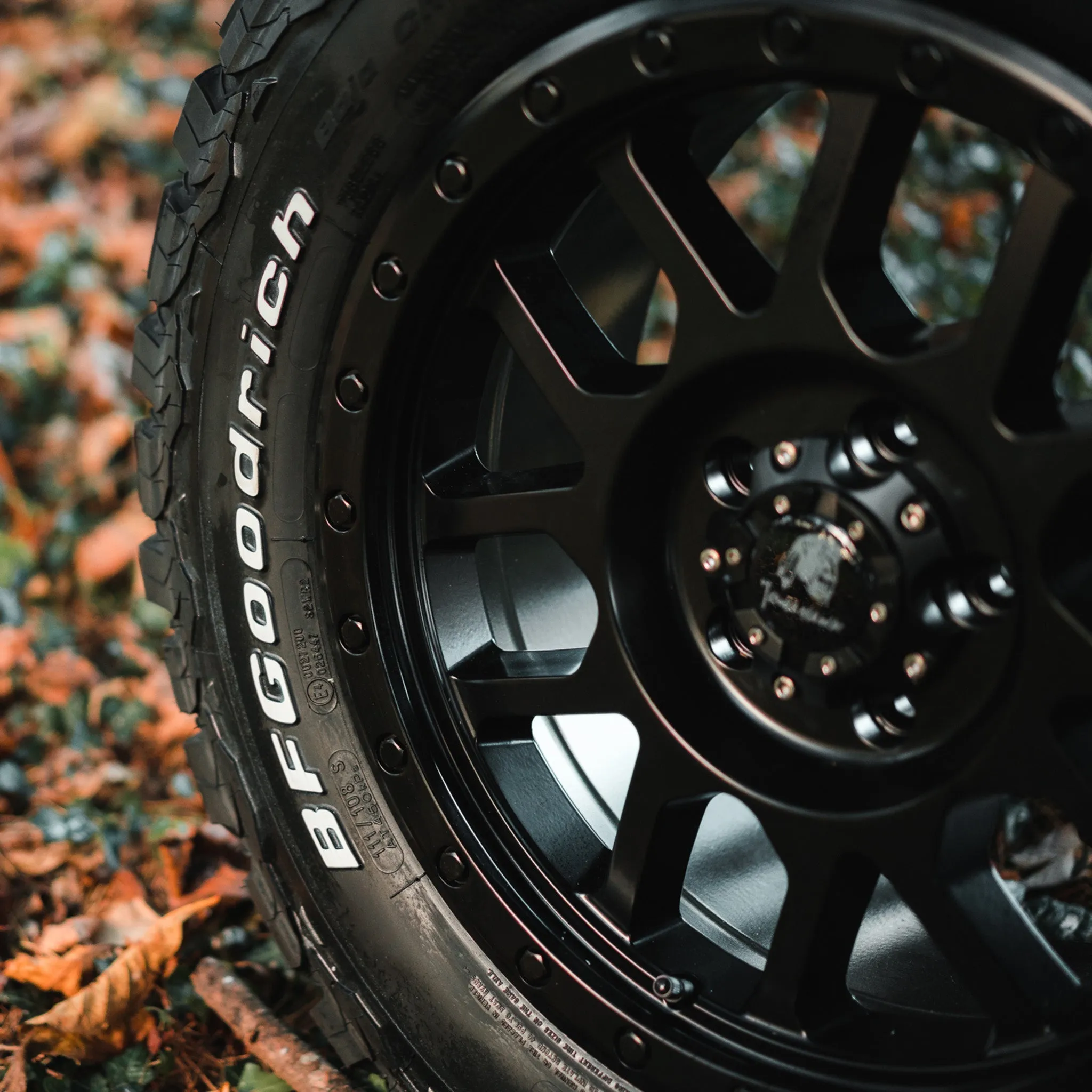 Tomahawk Kato Wheel & Tyre Package for Volkswagen Transporter T6 (2015 )