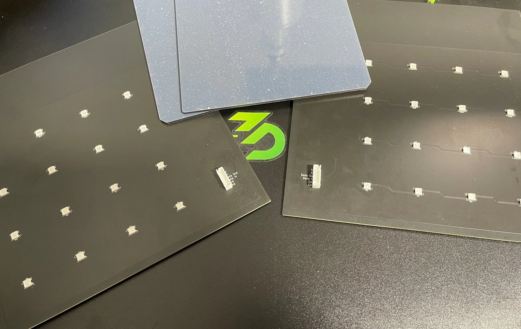V0.1 / V0.2 RGB Panels 32 individually addressable PCB LED Panels   LED Acrylic   Harness kit