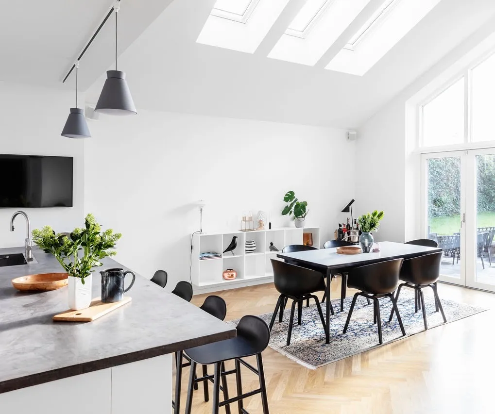 VELUX GGU FK08 0070 White Maintenance Free Centre-Pivot Roof Window (66 x 140 cm)