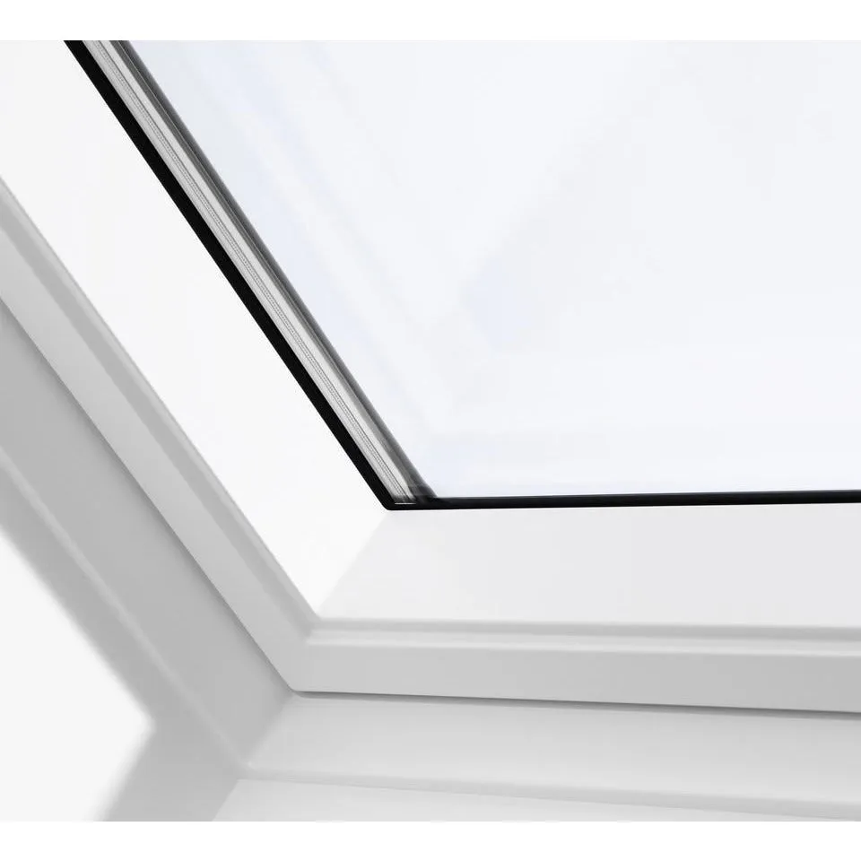 VELUX GPU UK08 0068 Triple Glazed Maintenance Free Polyurethane Top-Hung Roof Window (134 x 140 cm)